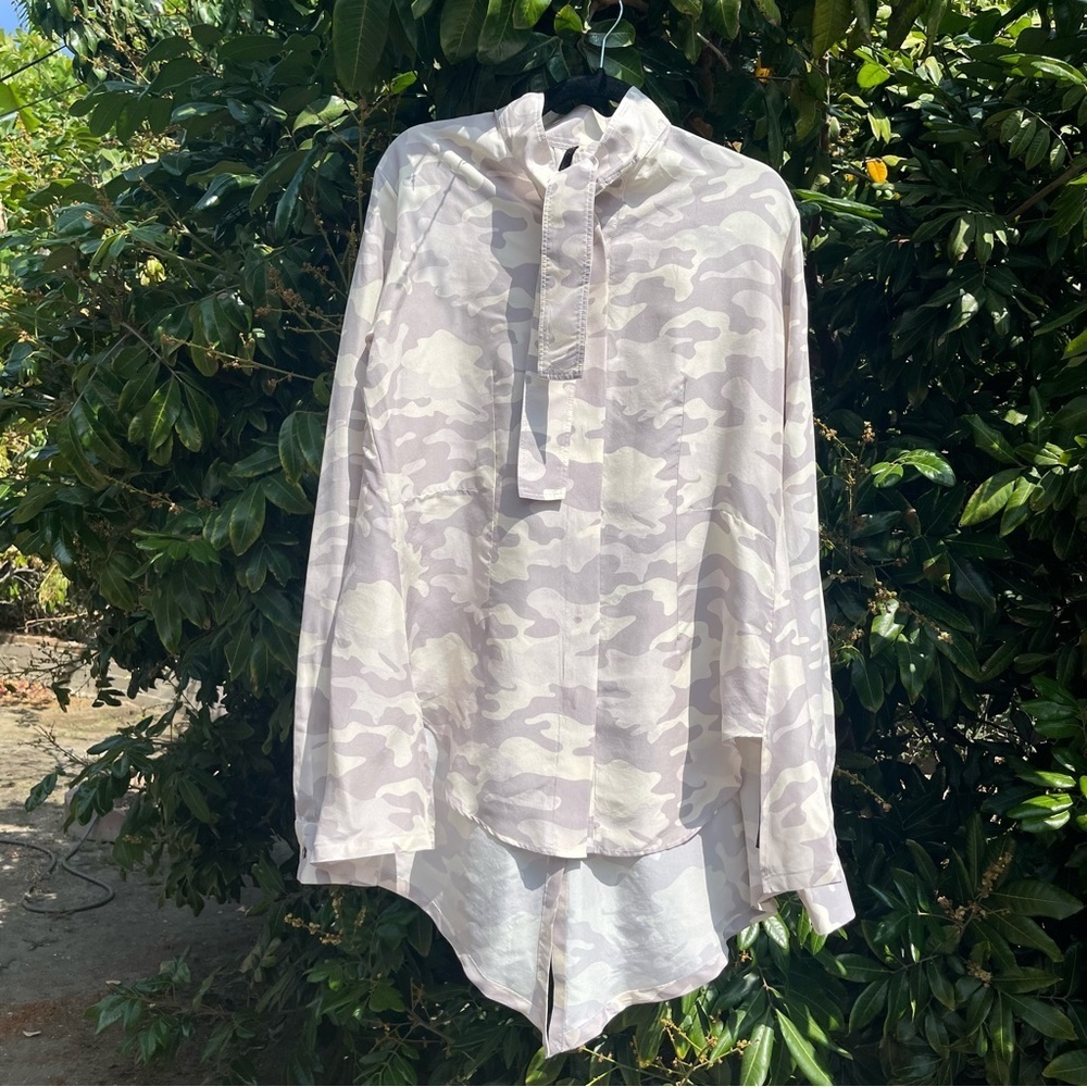NWT UNRAVEL PROJECT ivory grey silk camo print button up long sleeve shirt‎